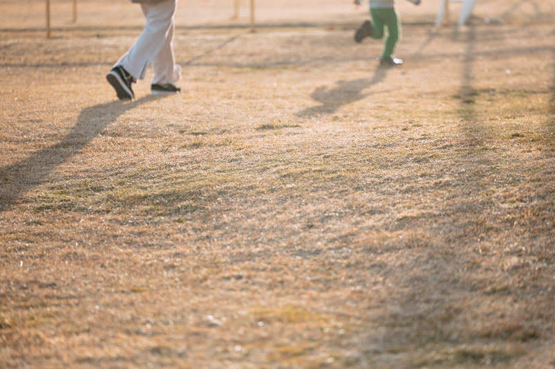 公園で遊ぶ
